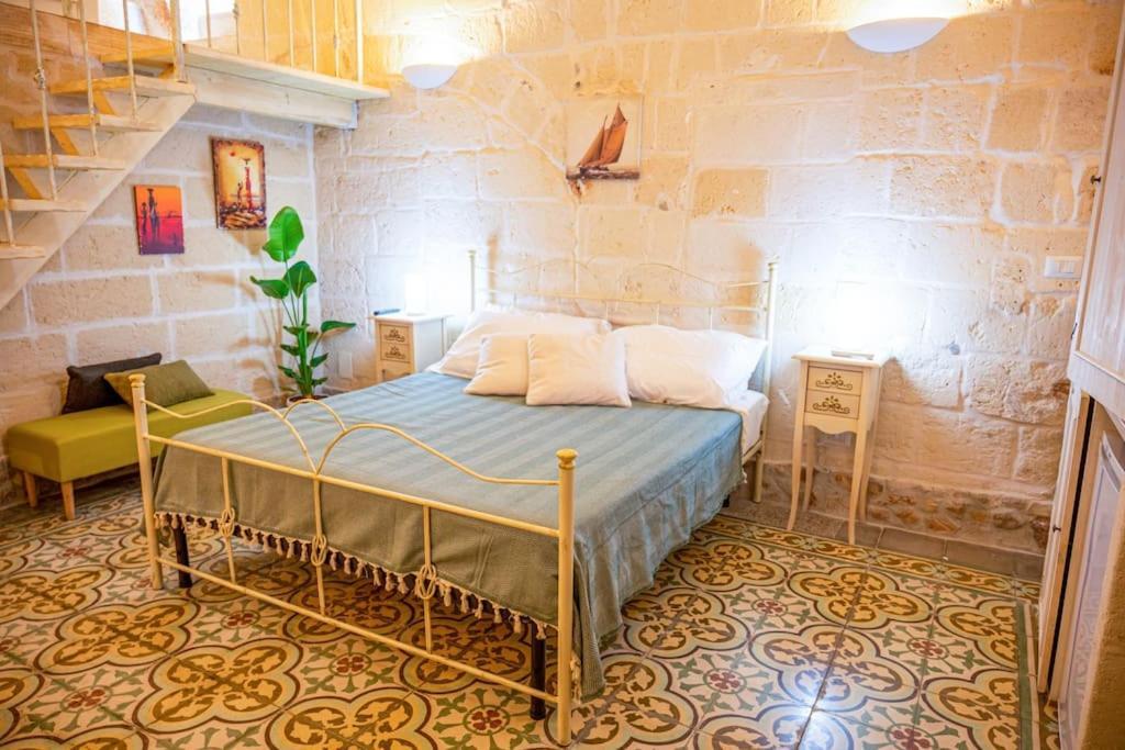 Borgo Antico-Centro Storico Casa Ventosa Leilighet Oria  Eksteriør bilde